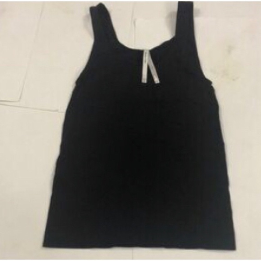Babaton xs Black Sleeveless Top shape wear and n excellent condition